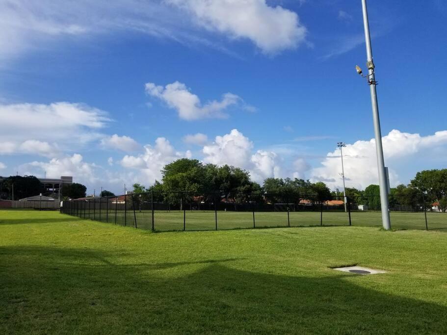 My Lovely Home In Miami 15 Minutes From The Beach 外观 照片